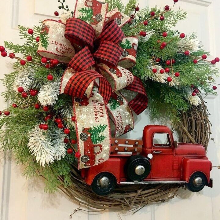 🎄🚗 Julekrans med rød lastebildekorasjon