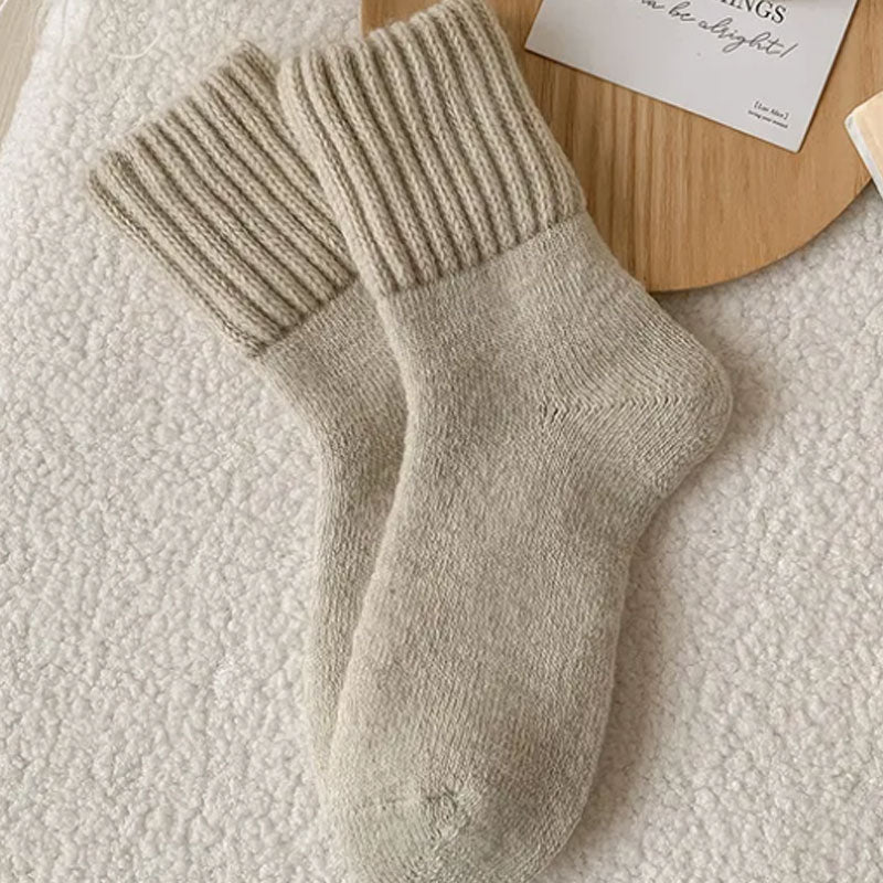 🧦 5 par varmende ullsokker i middels høyde