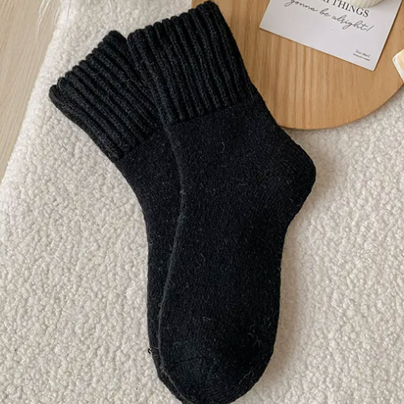 🧦 5 par varmende ullsokker i middels høyde