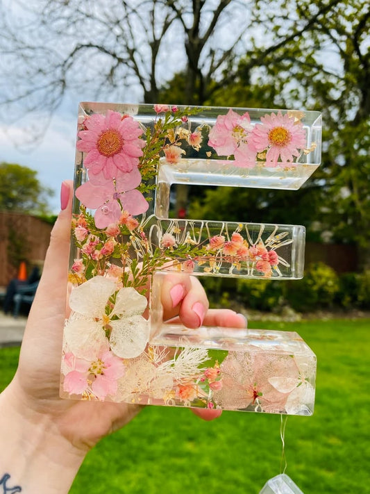 🌸Nattlampe med blomster i harpiks