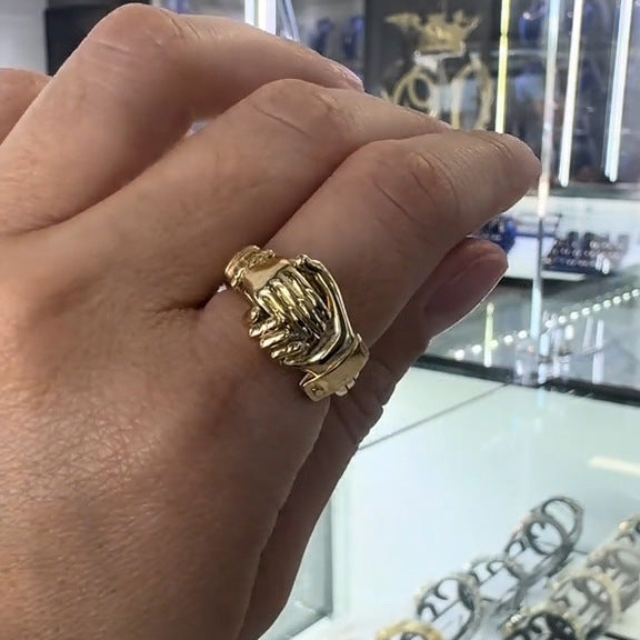 💞Hjerteformet ring med åpne håndflater