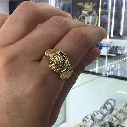 💞Hjerteformet ring med åpne håndflater